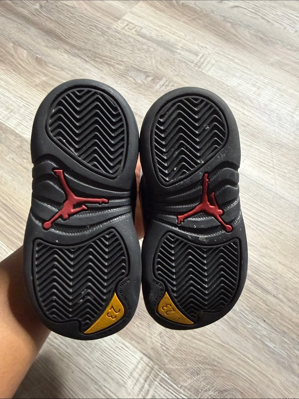Toddler Jordan Retro Taxi 12s size 7c